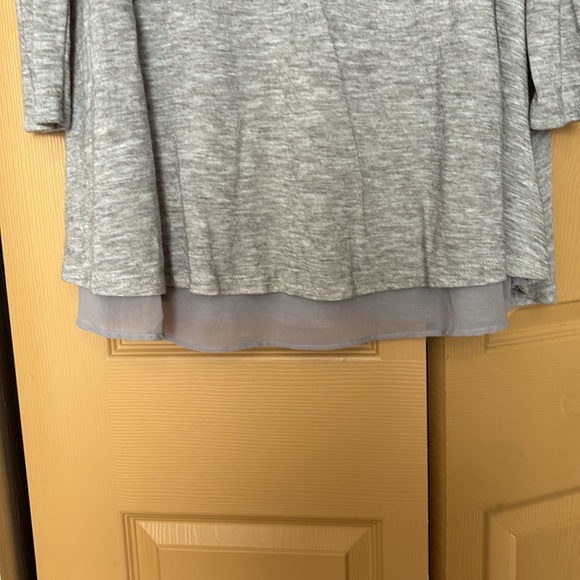 Umgee USA grey lacy long sleeve - Picture 3 of 5